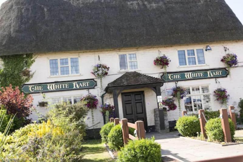 مبيت وإفطار سويندون The White Hart, Wroughton المظهر الخارجي الصورة