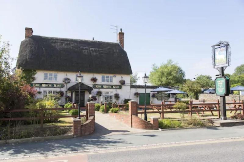 مبيت وإفطار سويندون The White Hart, Wroughton المظهر الخارجي الصورة