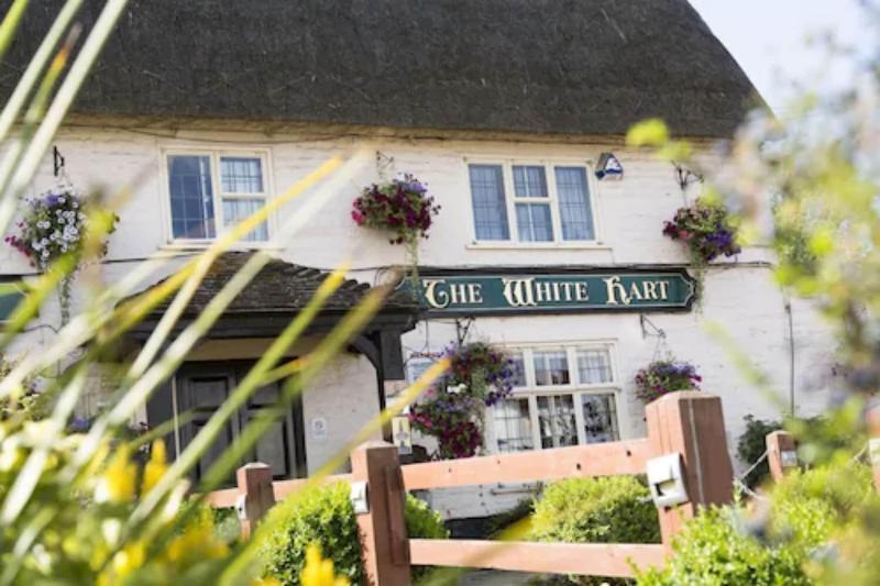 مبيت وإفطار سويندون The White Hart, Wroughton المظهر الخارجي الصورة