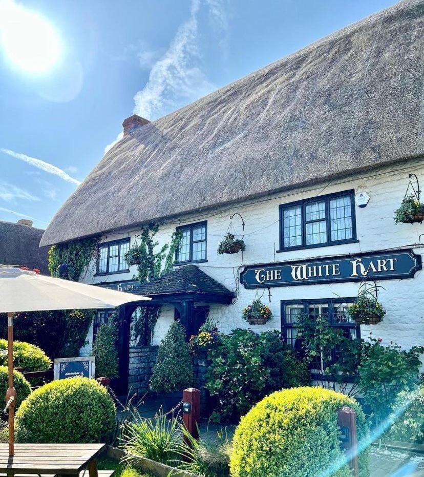 مبيت وإفطار سويندون The White Hart, Wroughton المظهر الخارجي الصورة